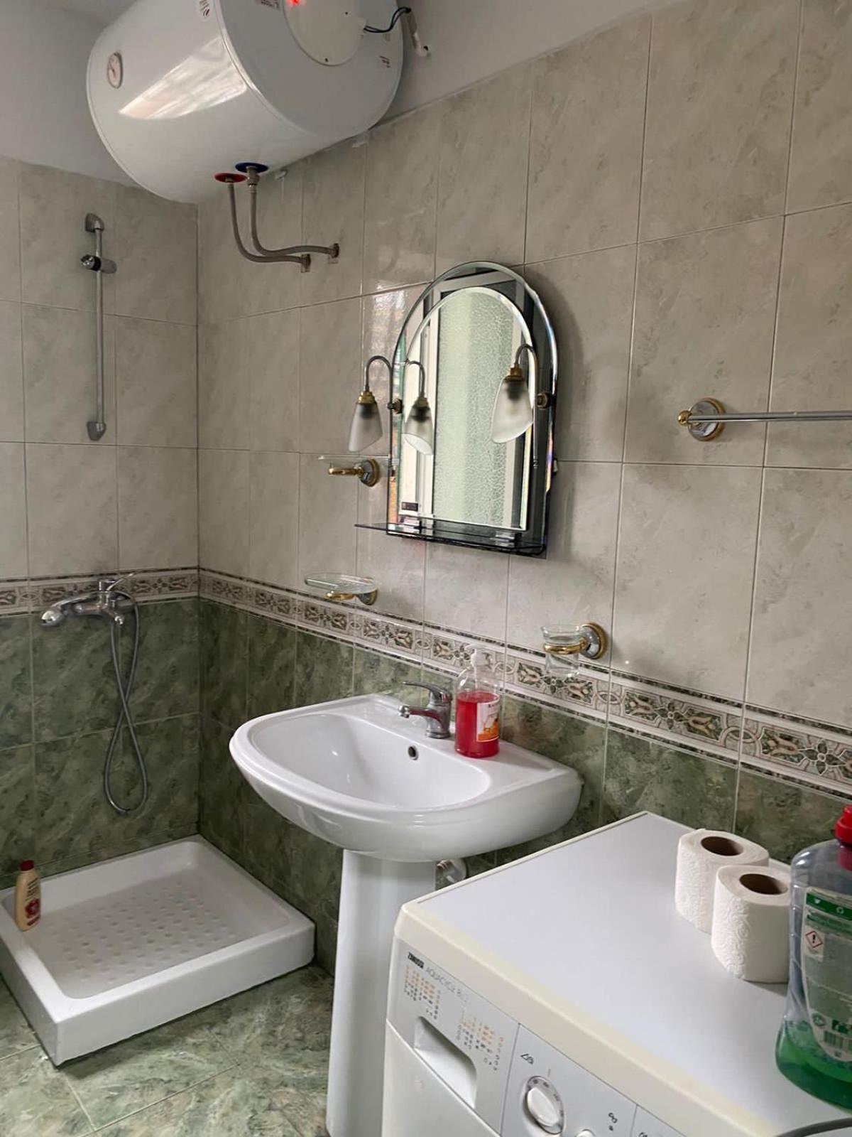 Itan'S Apartments Тирана Екстериор снимка